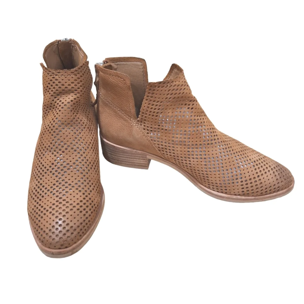 Dolce Vita Women's Tan Perforated Leather Ankle Boot Bootie Stacked Heel 7.5M